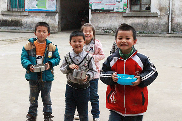 Students of Tongxi School (2)