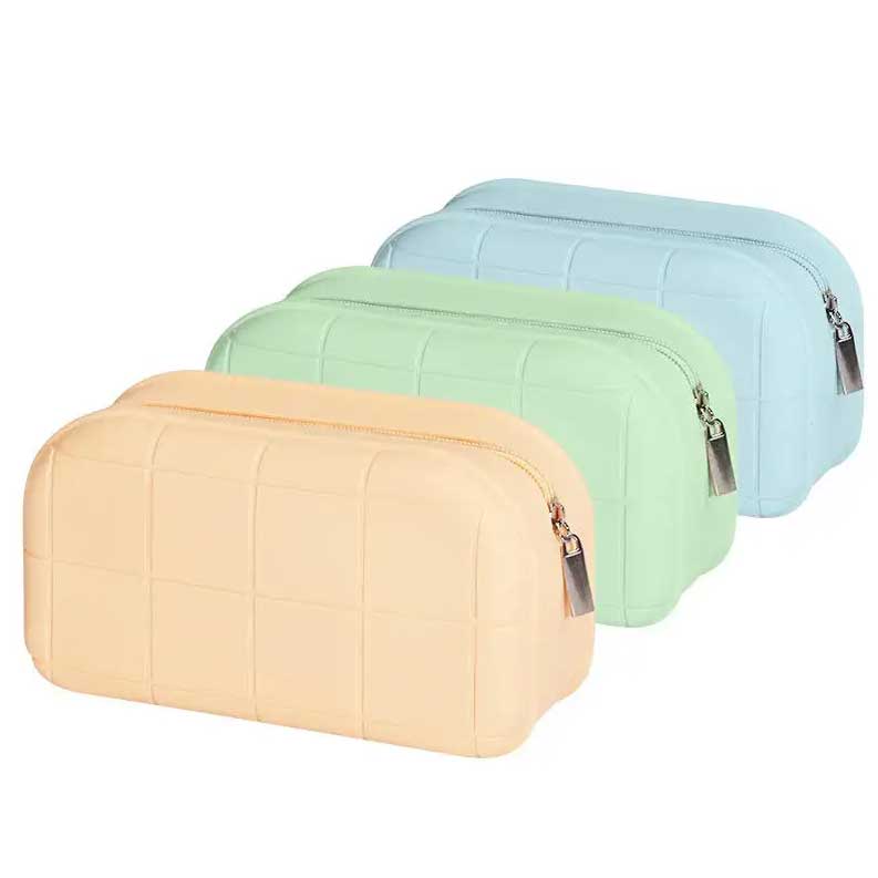 Silicone-Makeup-Bag-For-Travel